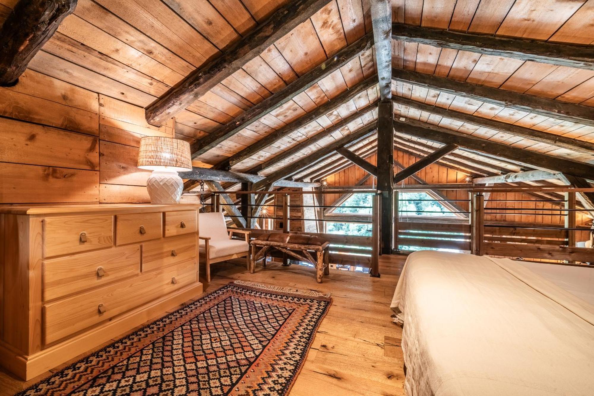 Chalet Le - By Emerald *