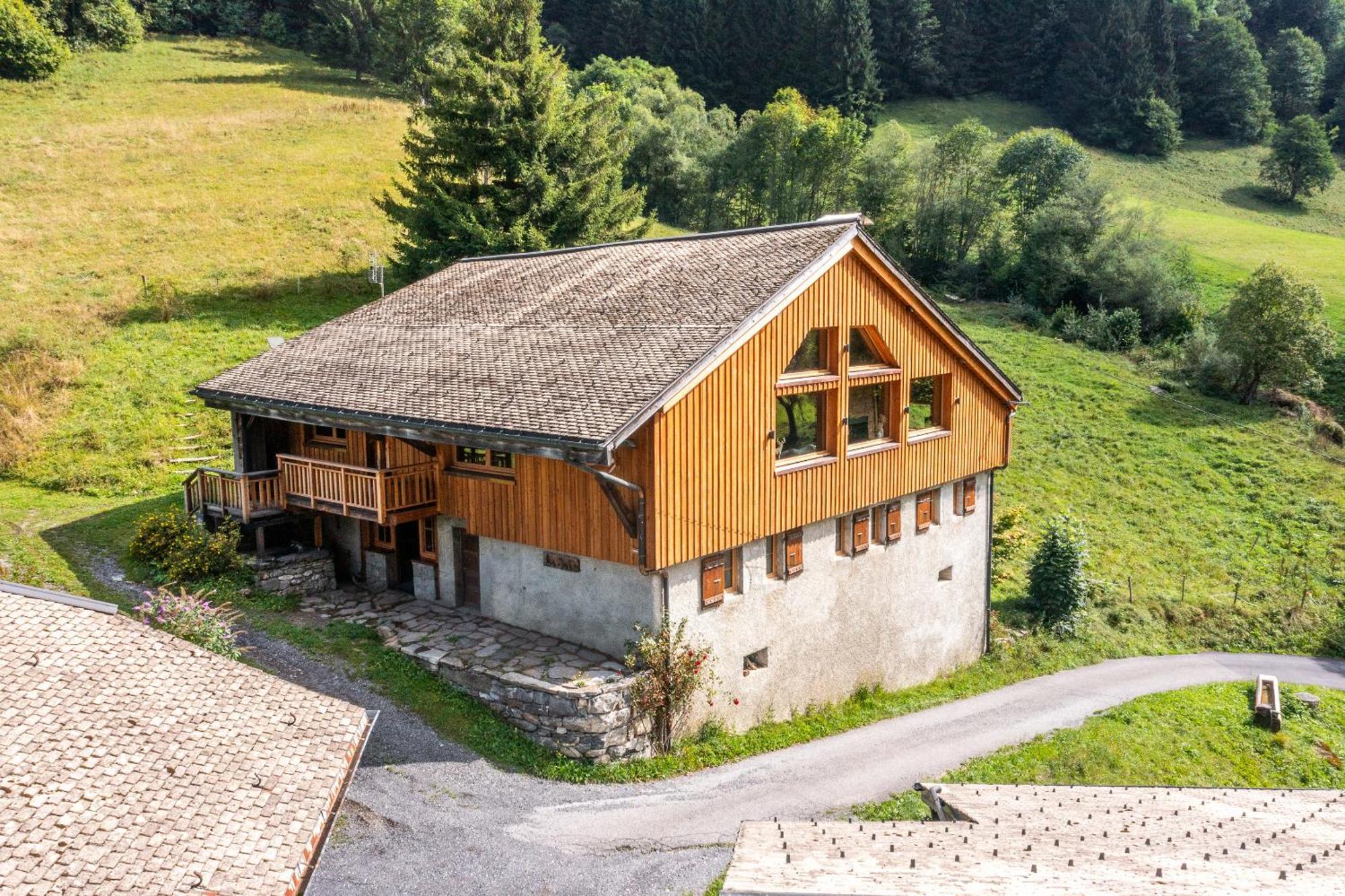 Le - By Emerald Morzine