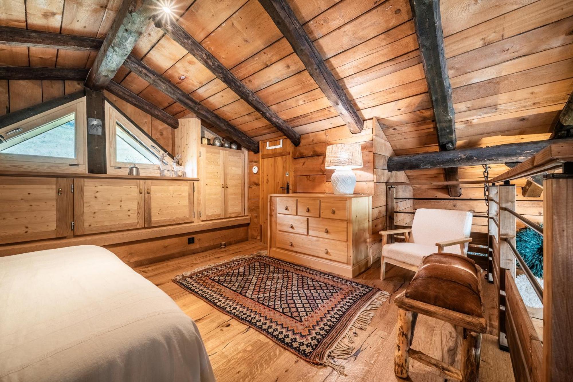 Le - By Emerald Chalet