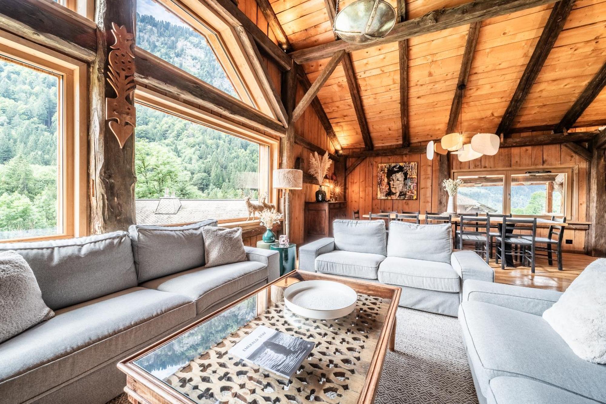 Chalet Le - By Emerald *
